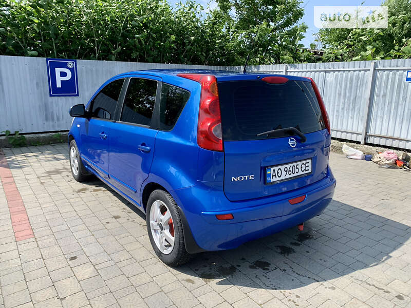 Хэтчбек Nissan Note 2008 в Мукачево