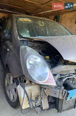Хэтчбек Nissan Note 2007 в Остер