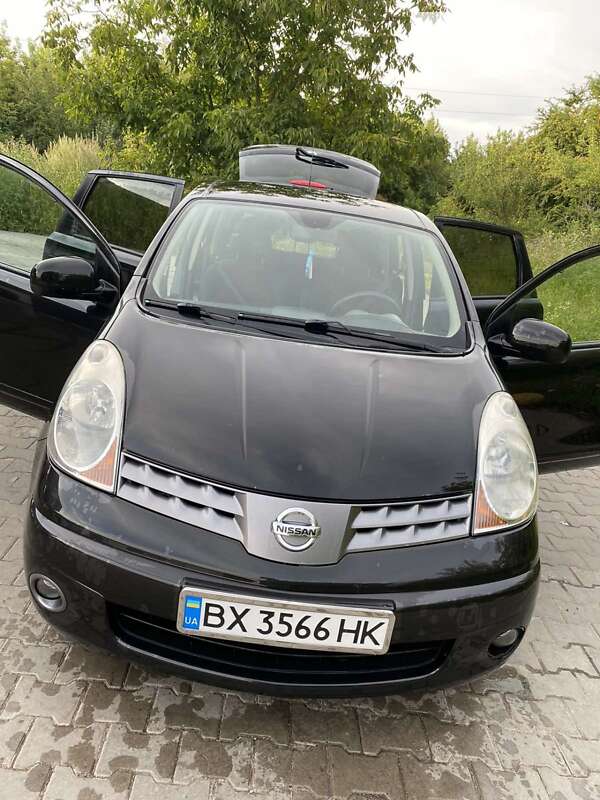 Хэтчбек Nissan Note 2008 в Староконстантинове