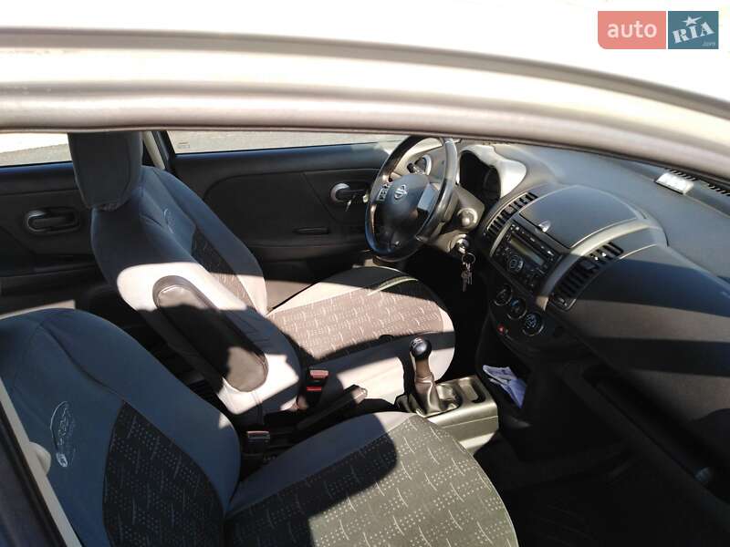 Хетчбек Nissan Note 2008 в Рені