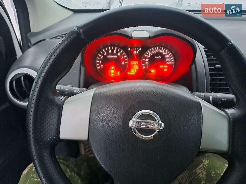 Хэтчбек Nissan Note 2012 в Киеве