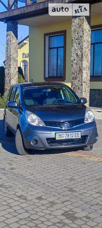 Хэтчбек Nissan Note 2013 в 