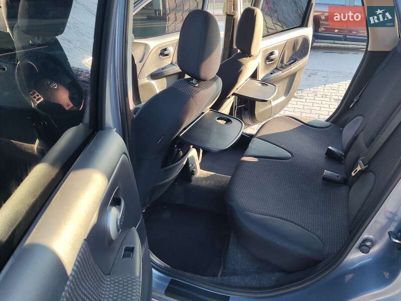 Хетчбек Nissan Note 2008 в Могилів-Подільському