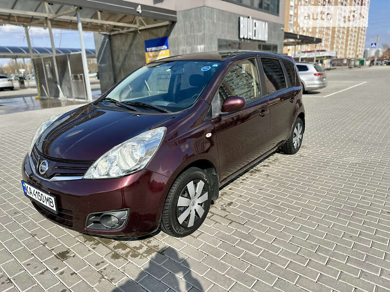 Хэтчбек Nissan Note 2012 в Киеве