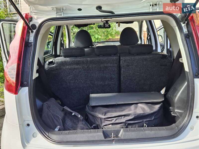 Хэтчбек Nissan Note 2011 в Киеве