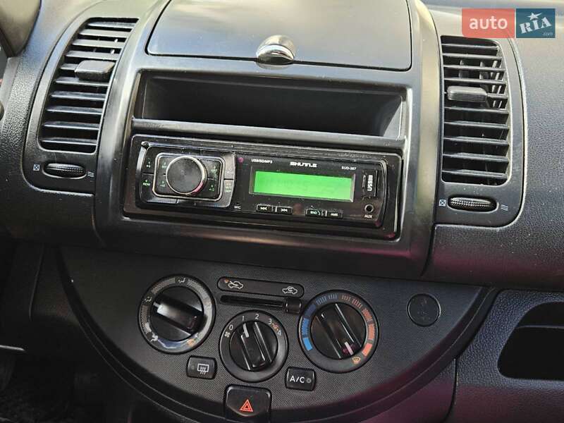 Хэтчбек Nissan Note 2011 в Киеве