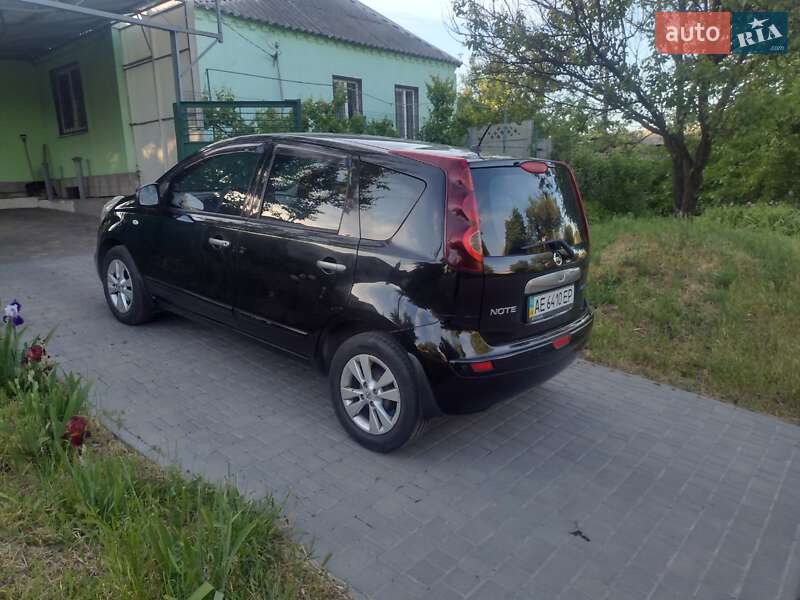 Хетчбек Nissan Note 2011 в Дніпрі