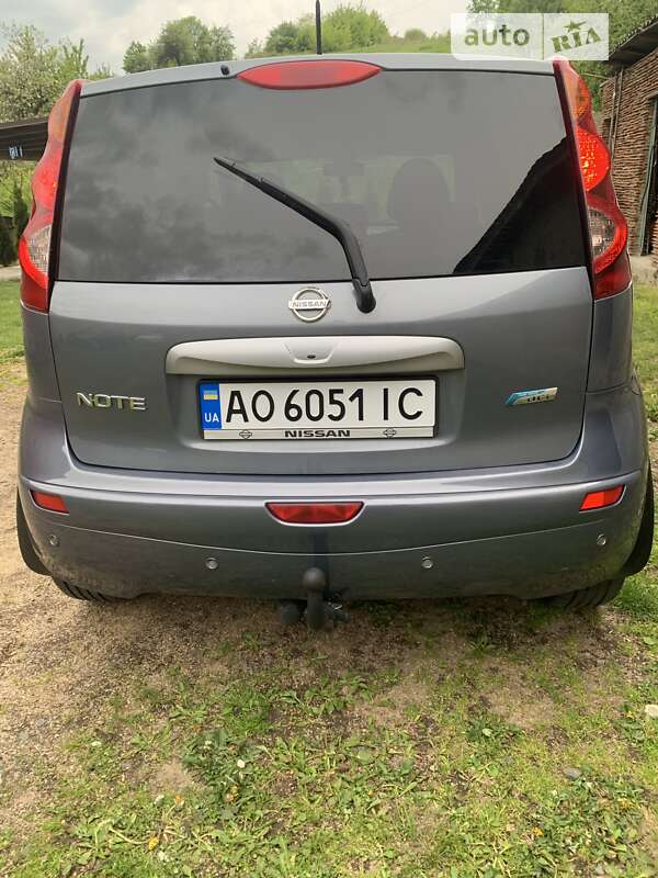 Хетчбек Nissan Note 2011 в Ужгороді