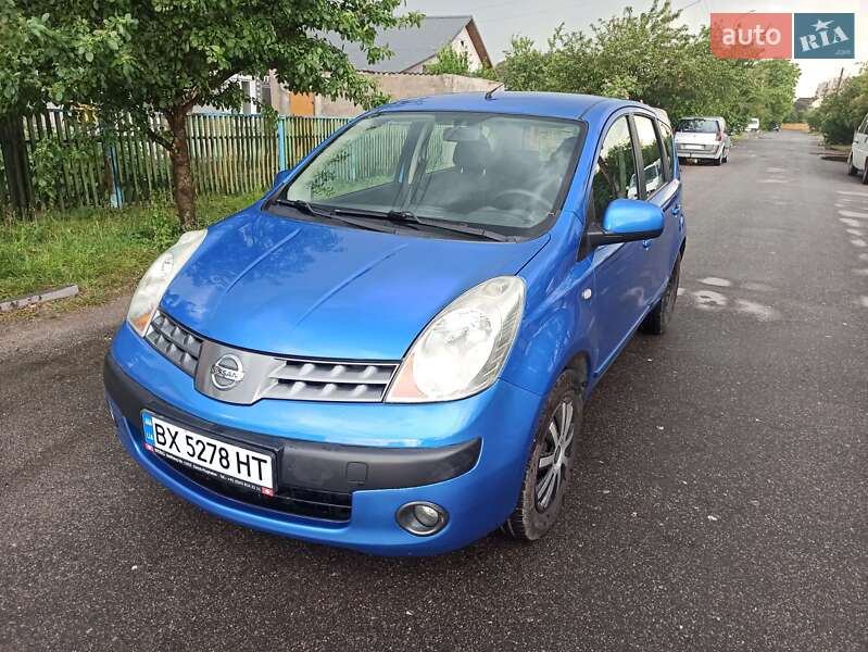 Хэтчбек Nissan Note 2006 в Староконстантинове