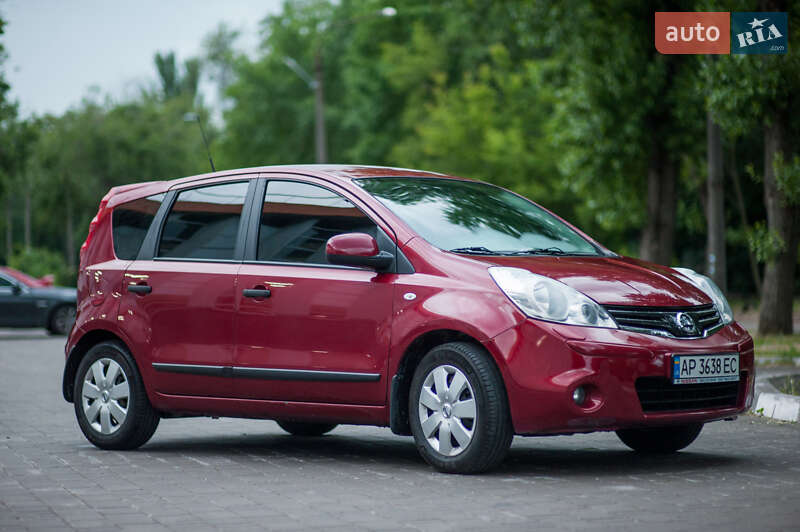 Хэтчбек Nissan Note 2012 в Запорожье