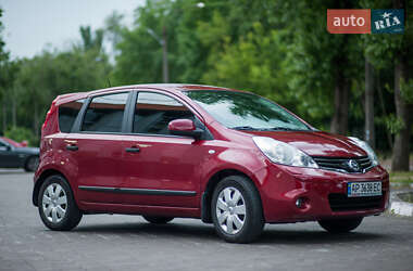 Хэтчбек Nissan Note 2012 в 