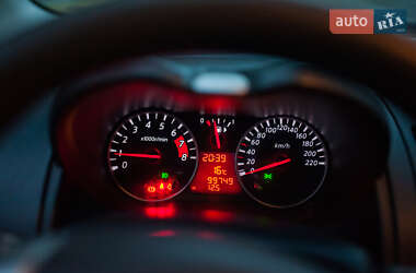 Хэтчбек Nissan Note 2012 в 