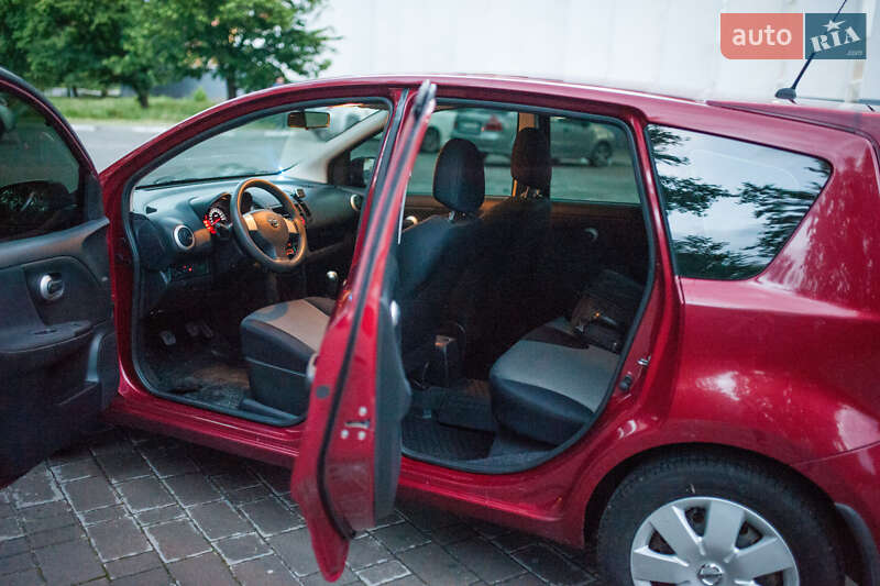 Хэтчбек Nissan Note 2012 в Запорожье