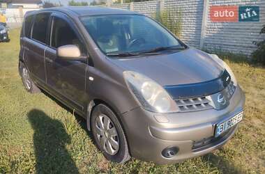 Хэтчбек Nissan Note 2008 в 