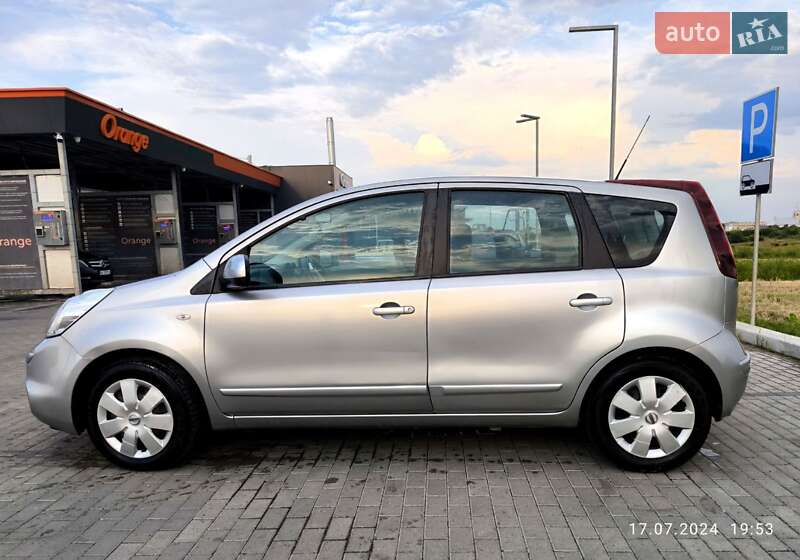 Хэтчбек Nissan Note 2010 в Львове