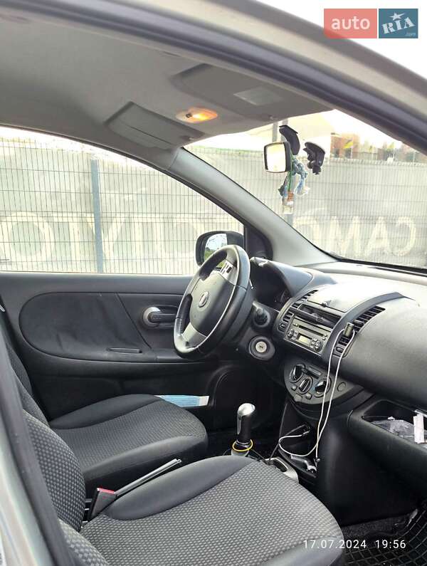 Хэтчбек Nissan Note 2010 в Львове