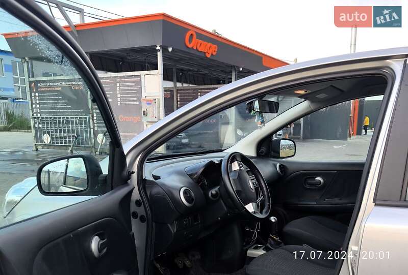 Хэтчбек Nissan Note 2010 в Львове