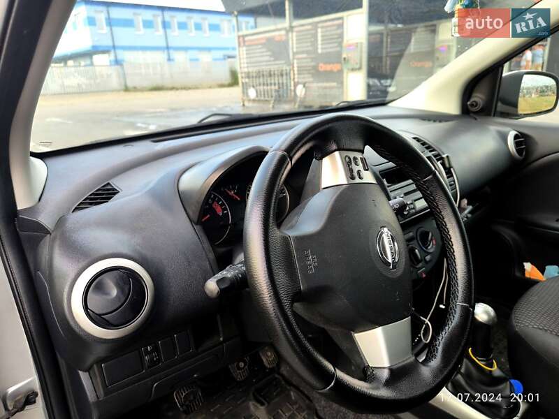 Хэтчбек Nissan Note 2010 в Львове