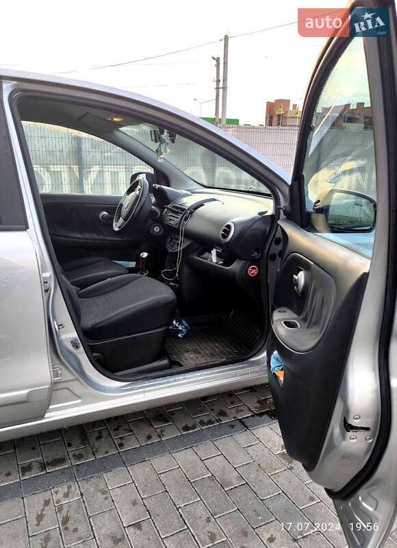 Хэтчбек Nissan Note 2010 в Львове