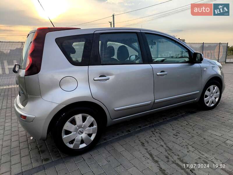 Хэтчбек Nissan Note 2010 в Львове