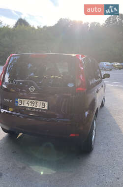Хетчбек Nissan Note 2012 в 