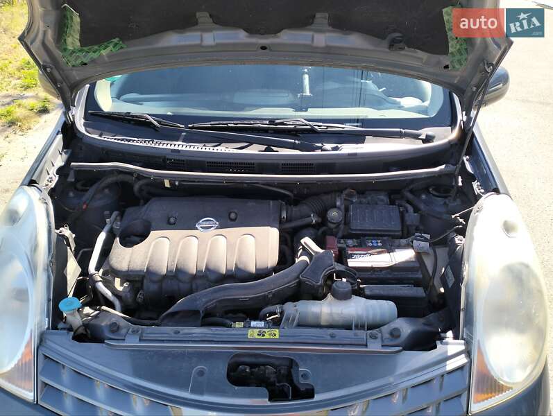 Хэтчбек Nissan Note 2006 в Киеве