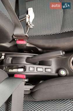 Хэтчбек Nissan Note 2013 в 