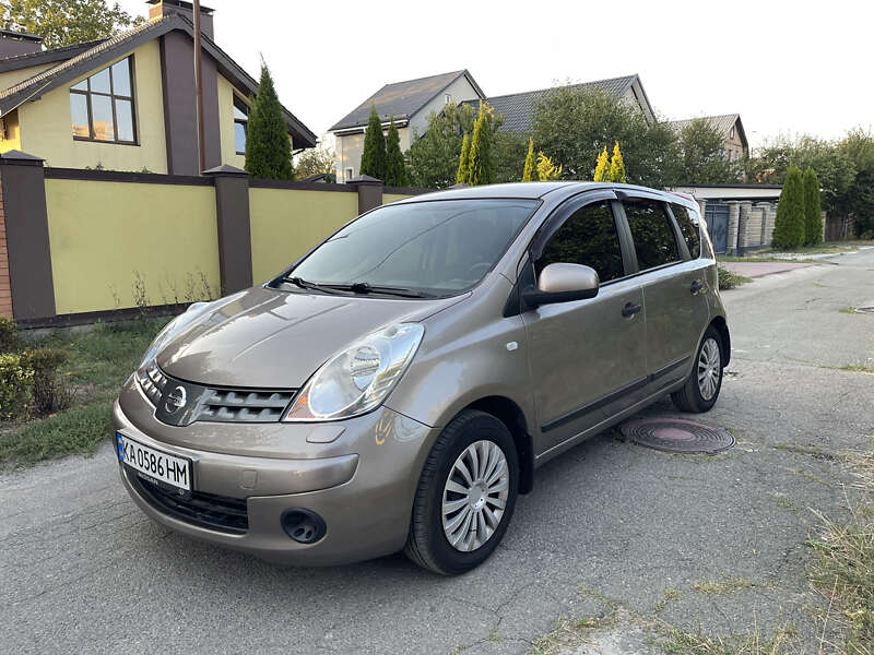 Хэтчбек Nissan Note 2008 в Киеве