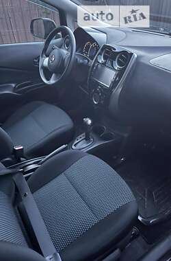 Хэтчбек Nissan Note 2012 в 