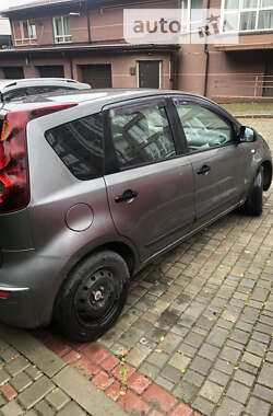 Хэтчбек Nissan Note 2010 в Тысменице