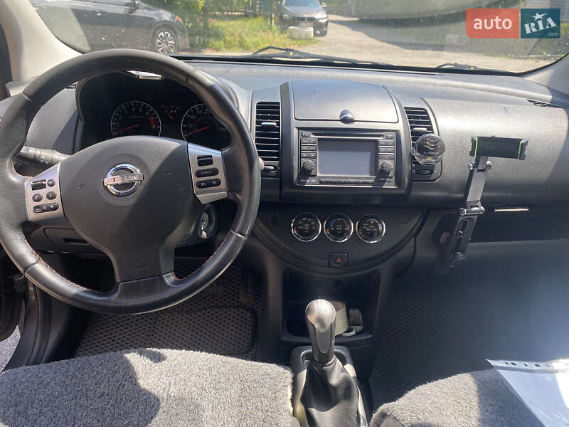 Хэтчбек Nissan Note 2011 в Киеве