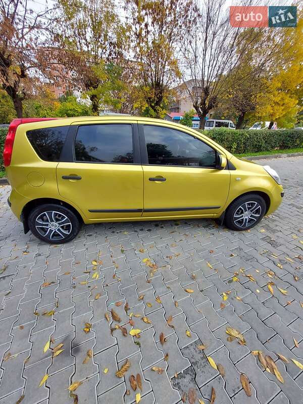 Хэтчбек Nissan Note 2006 в Черновцах