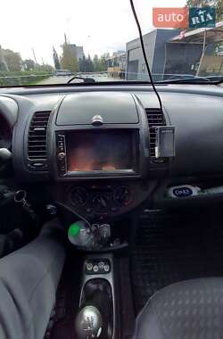 Хэтчбек Nissan Note 2006 в 