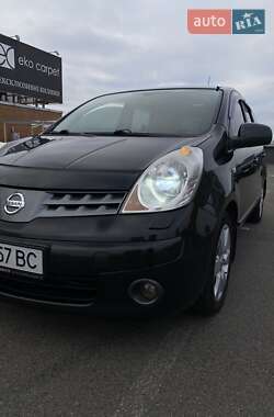 Хэтчбек Nissan Note 2008 в 