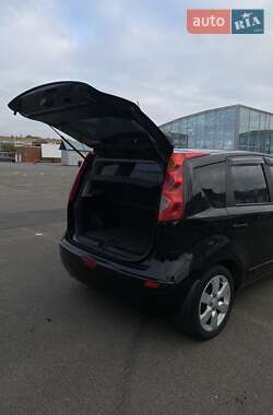 Хэтчбек Nissan Note 2008 в 