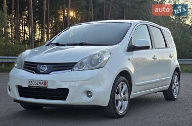 Хэтчбек Nissan Note 2010 в 