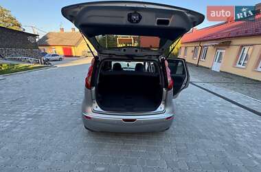 Хэтчбек Nissan Note 2011 в 