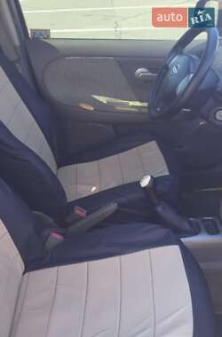 Хэтчбек Nissan Note 2006 в 