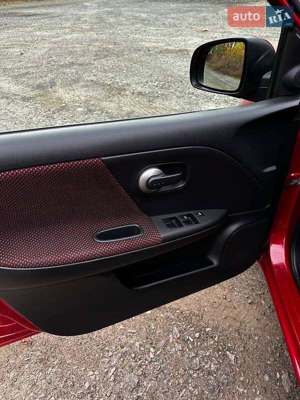 Хэтчбек Nissan Note 2008 в Киеве