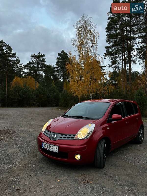Хэтчбек Nissan Note 2008 в Киеве