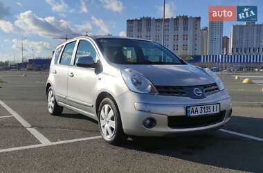 Хэтчбек Nissan Note 2008 в 
