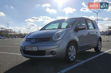 Хэтчбек Nissan Note 2008 в 