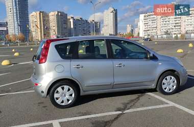 Хэтчбек Nissan Note 2008 в 
