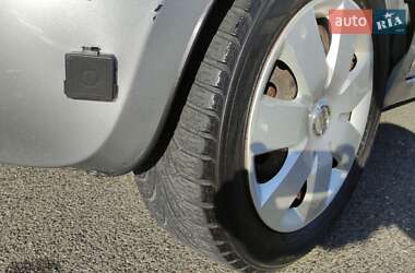 Хэтчбек Nissan Note 2008 в 