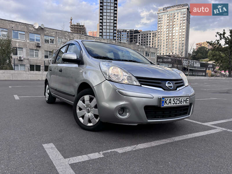 Хэтчбек Nissan Note 2011 в Чернигове