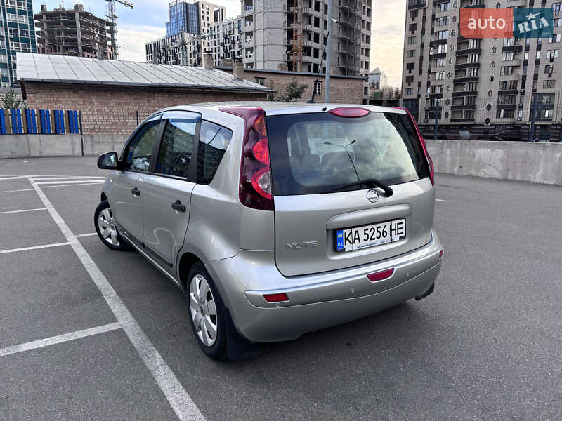 Хэтчбек Nissan Note 2011 в Чернигове