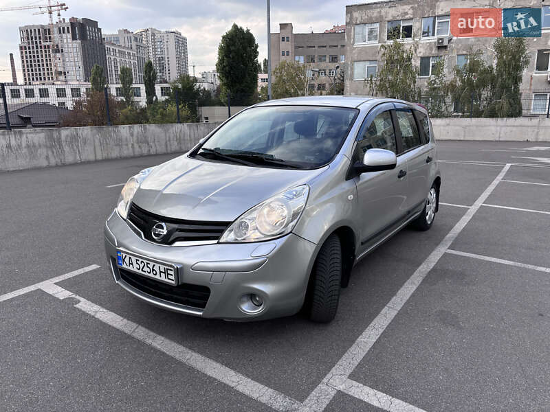 Хэтчбек Nissan Note 2011 в Чернигове