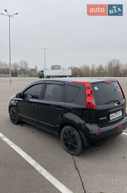 Хэтчбек Nissan Note 2007 в Киеве