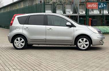 Хэтчбек Nissan Note 2007 в 