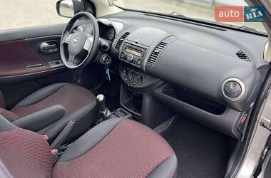 Хэтчбек Nissan Note 2007 в 